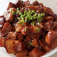 红烧肉烧鸡腿菇的做法图解1