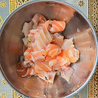 #挪威三文鱼#营养满满挪威三文鱼蔬菜粥的做法图解2