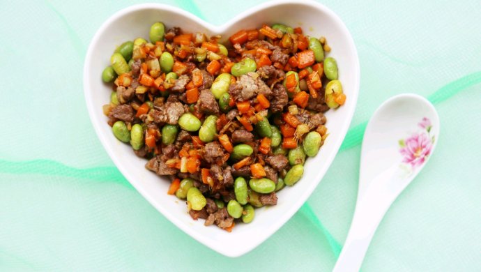 美食丨毛豆炒牛肉 超下饭的快手菜