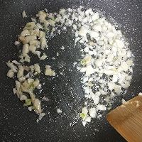 蒜米焗白贝的做法图解1