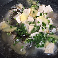 鱼头菠菜炖豆腐的做法图解5