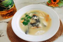 #异域美味 烹饪中式年味#鱼头蘑菇豆腐汤的做法