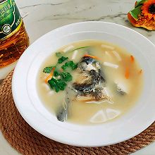 #异域美味 烹饪中式年味#鱼头蘑菇豆腐汤