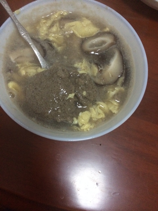 香菇鸡蛋荞麦疙瘩汤