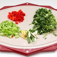 孜然香菜辣爆鸡心的做法图解2