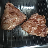 叉烧猪颈肉的做法图解3