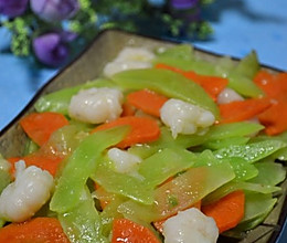 虾仁炒莴苣胡萝卜的做法