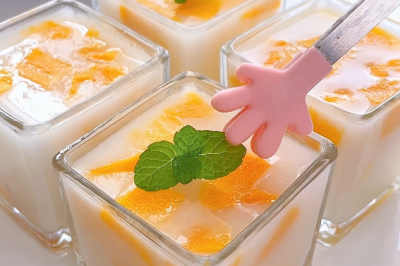 天气热的时候经常做的，芒果奶冻布丁