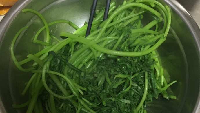 1分钟快手菜凉调茼蒿/蒿子秆