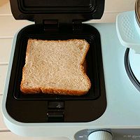简单易做又营养的三明治早餐的做法图解4