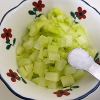 #葱伴侣豆瓣酱能蘸善炒#香干拌莴笋的做法图解3