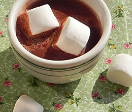 热巧克力配棉花糖的做法