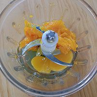 一招教你让宝宝爱上吃饭，一口一个南瓜蒸糕的做法图解4