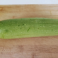 凉拌西葫芦丝的做法图解1