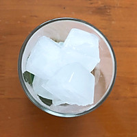 冰抹茶拿铁咖啡的做法图解3