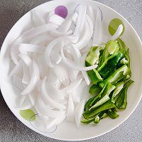 黑胡椒牛肉的做法图解2