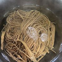 夏日超简单凉拌腐皮的做法图解3