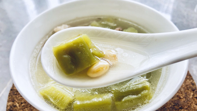 经典煲汤：凉瓜排骨