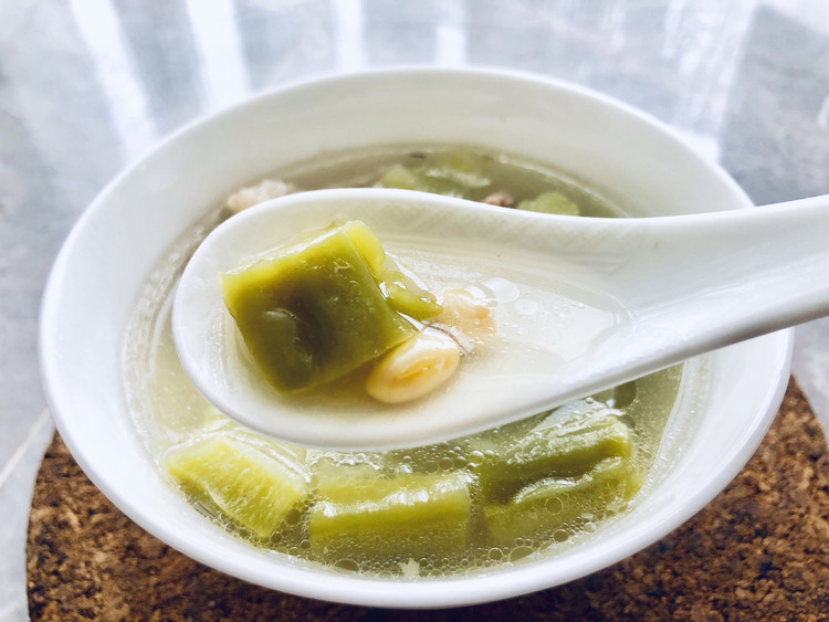 经典煲汤：凉瓜排骨的做法