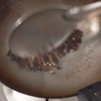 泰国炸猪肉虾仁蟹肉卷的做法图解1