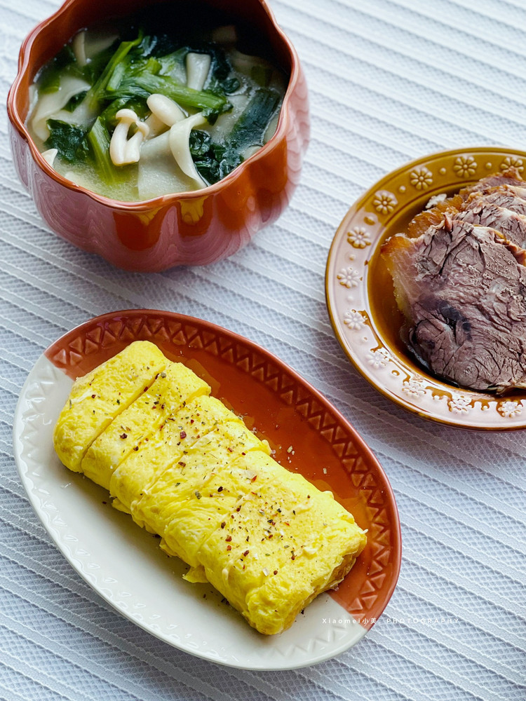 不重样早餐组合｜小白菜蘑菇面片汤+芝士厚蛋烧+卤牛肉的做法