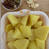 速成版排骨土豆煲的做法图解2