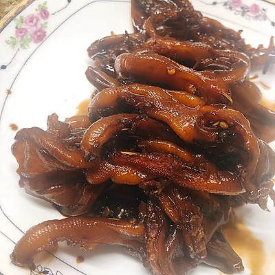 周黑鸭版鸭货（鸭脖，鸭头，鸭爪，鸭肠）