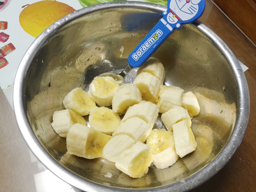 香蕉松饼【香蕉鸡蛋饼】的做法图解1