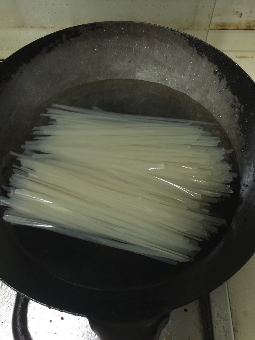 家常炒河粉的做法图解2