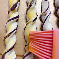 手抓饼的多样吃法，紫薯扭扭酥的做法图解7