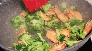 西蓝花炒虾，满满的都是营养~的做法图解8