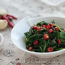 吃出红润肤色----蒜香芝麻菠菜