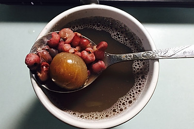 梨汁炖红豆薏米桂圆汤