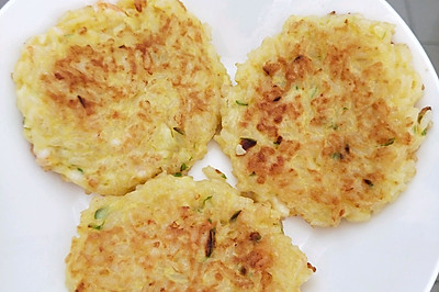 剩米饭虾肉饼