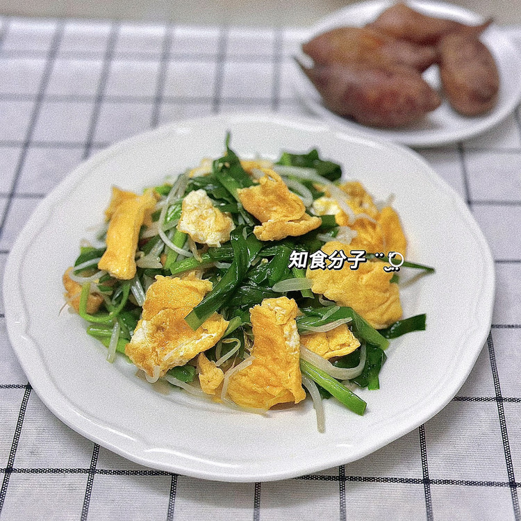 韭菜豆芽炒鸡蛋的做法