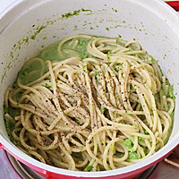 豌豆青酱意面配煎青花鱼#菜油就选外婆乡，新鲜开榨抢先尝#的做法图解13