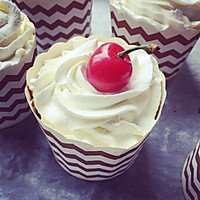 樱桃纸杯蛋糕的做法图解7