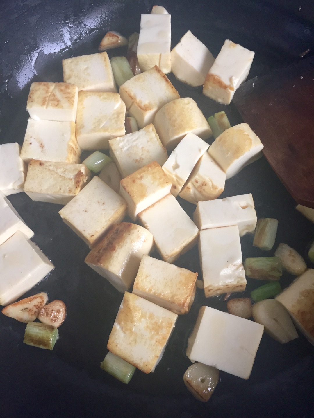 家常豆腐的做法_【图解】家常豆腐怎么做如何做好吃_家常豆腐家常做法大全_快乐小家庭_豆果美食