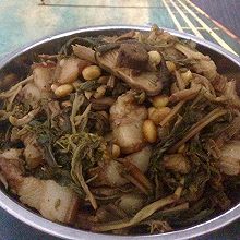 五花肉煲菜干黄豆