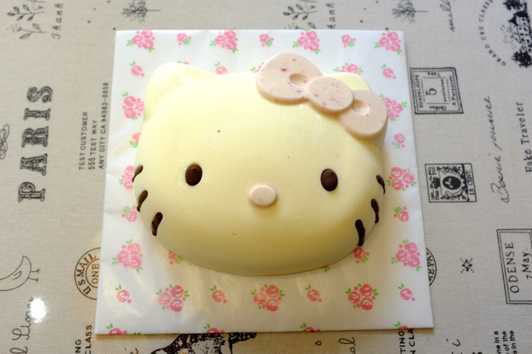Hello Kitty 酸奶乳酪慕斯蛋糕的做法