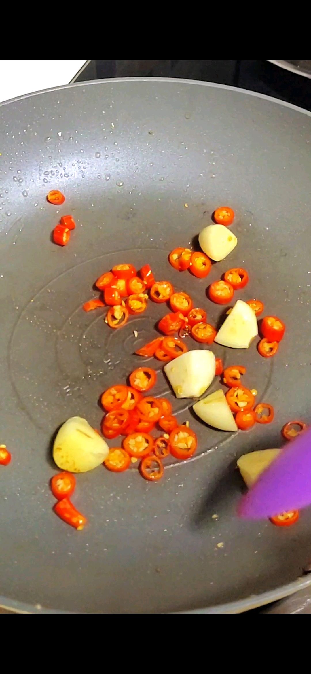 青椒荷包蛋的做法_【图解】青椒荷包蛋怎么做如何做好吃_青椒荷包蛋家常做法大全_飞儿_豆果美食