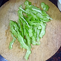 冰镇苦瓜的做法图解1