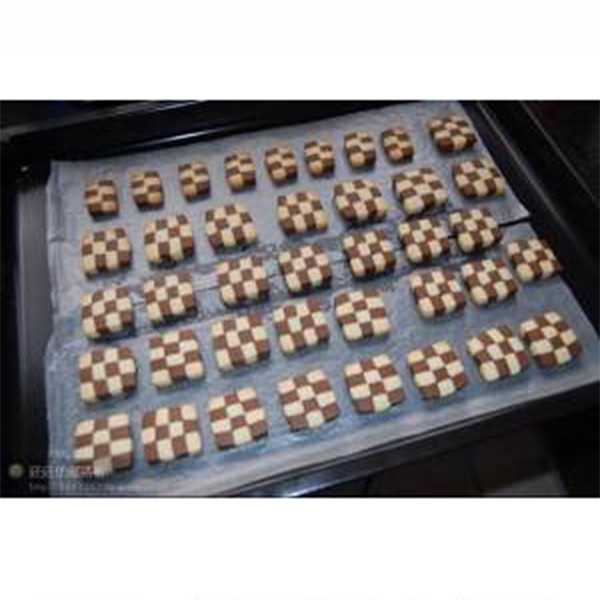 双色棋格饼干的做法