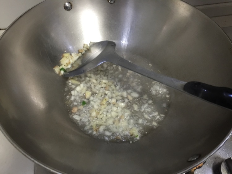 酸菜鸭血的做法图解3