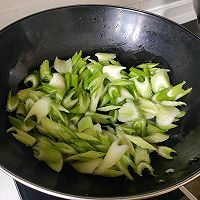 西芹炒豆泡的做法图解2