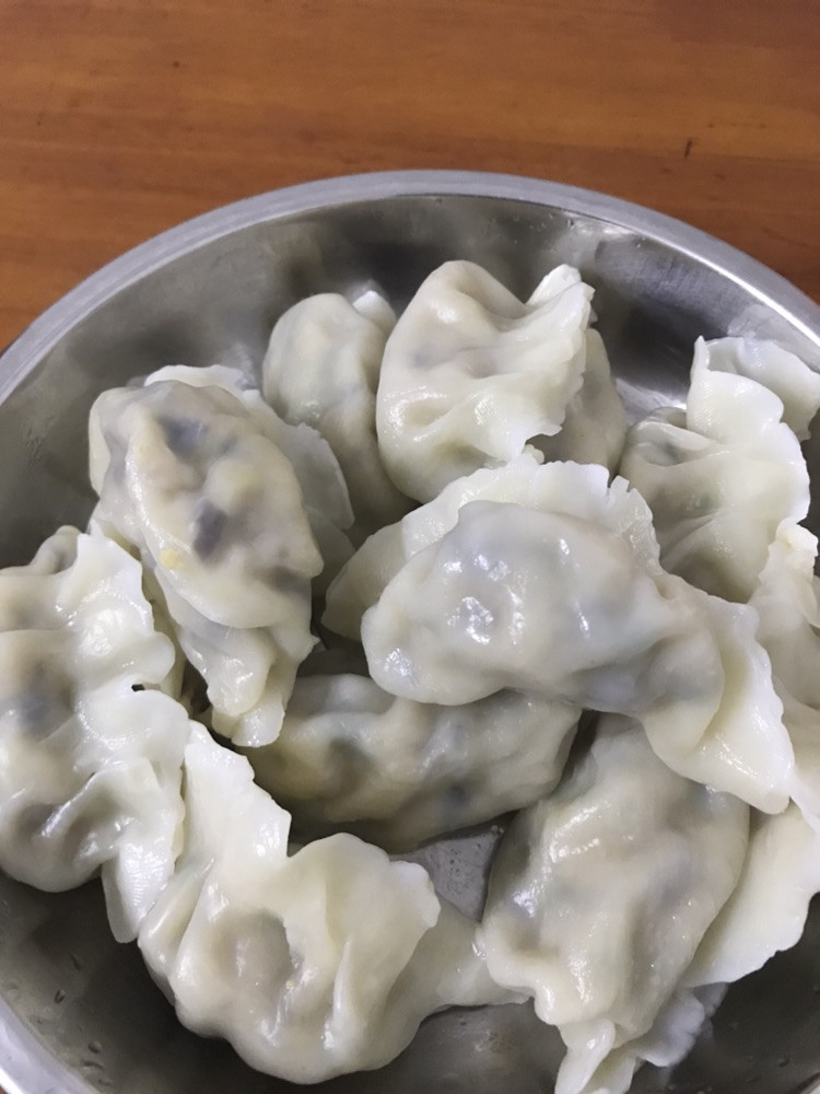 云耳香葱肉饺子的做法