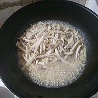 海鲜菇炒瘦肉的做法图解8