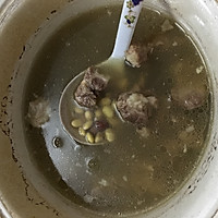 黄豆花生鸡爪排骨汤的做法图解1