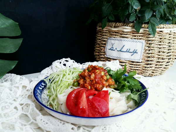 夏日清爽炸酱面