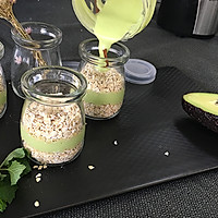 燕麦牛油果奶昔杯的做法图解5